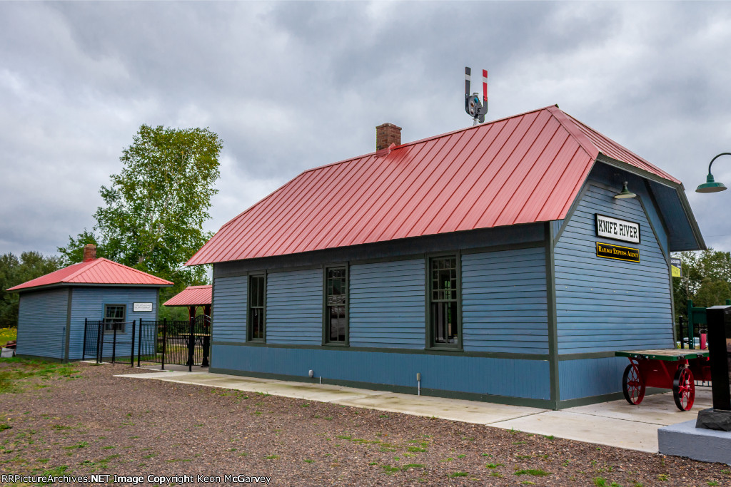 Knife River Depot